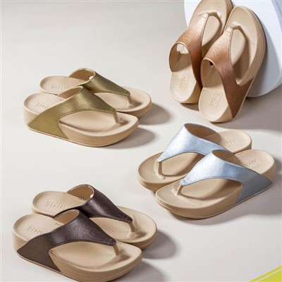 صندل های چرمی برای مسافرت مناسب هستند؟